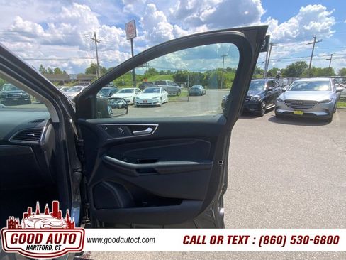 Used 2019 Ford Edge Titanium w/ Equipment Group 301A AWD/4WD image 13