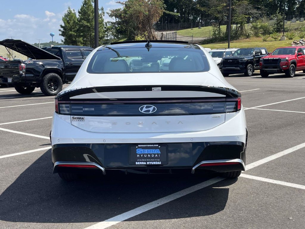 Certified 2025 Hyundai Sonata Limited FWD image 4