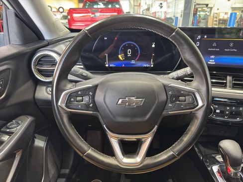 Used 2025 Chevrolet Trax ACTIV w/ Sunroof Package FWD image 20
