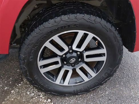 Used 2016 Toyota 4Runner Limited image 30