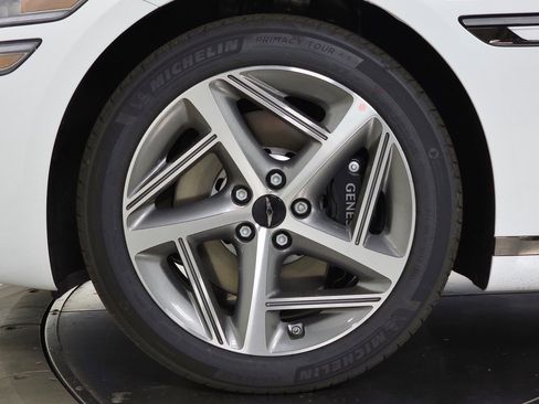 Used 2025 Genesis G80 3.5T Sport image 7