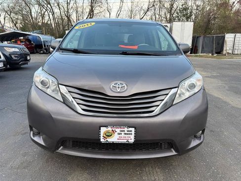 Used 2011 Toyota Sienna XLE AWD/4WD image 6