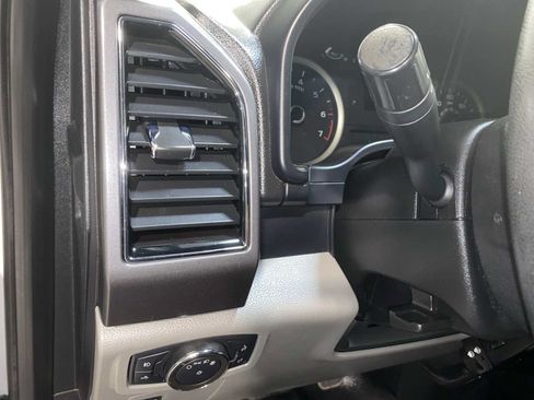 Used 2018 Ford F150 XLT AWD/4WD image 24