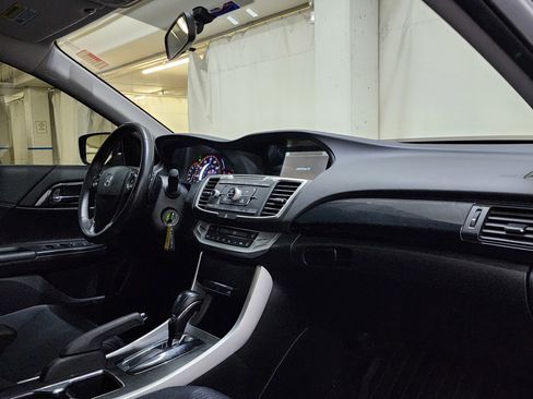 Used 2015 Honda Accord Sport image 21