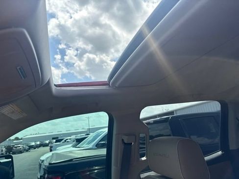 Used 2018 GMC Sierra 2500 Denali w/ Duramax Plus Package AWD/4WD image 13