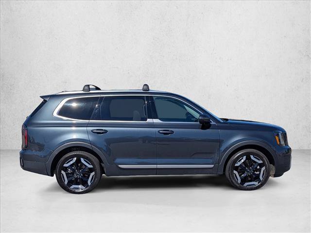 Used 2024 Kia Telluride EX w/ EX Captain's Chair Package AWD/4WD image 4
