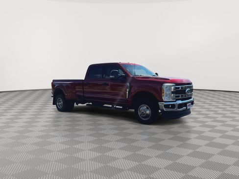 Used 2025 Ford F350 XLT AWD/4WD image 2