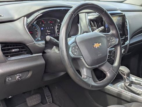 Used 2023 Chevrolet Traverse LT AWD/4WD image 10