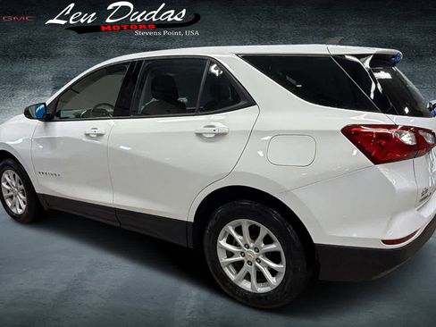 Used 2019 Chevrolet Equinox LS image 3
