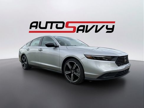 Used 2025 Honda Accord Sport image 3