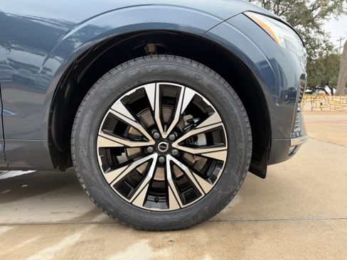 Certified 2023 Volvo XC60 B5 Plus w/ Climate Package image 9