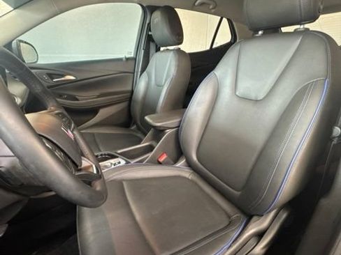 Used 2025 Buick Encore GX Sport Touring FWD image 15
