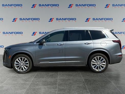 Used 2020 Cadillac XT6 Premium Luxury FWD image 2