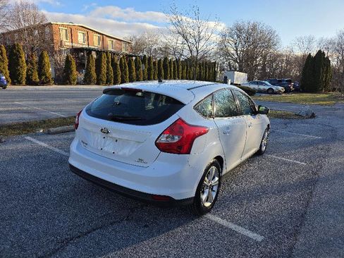 Used 2014 Ford Focus SE w/ SE Winter Package image 6
