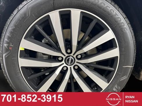 New 2025 Nissan Pathfinder Platinum w/ Cargo Package image 15