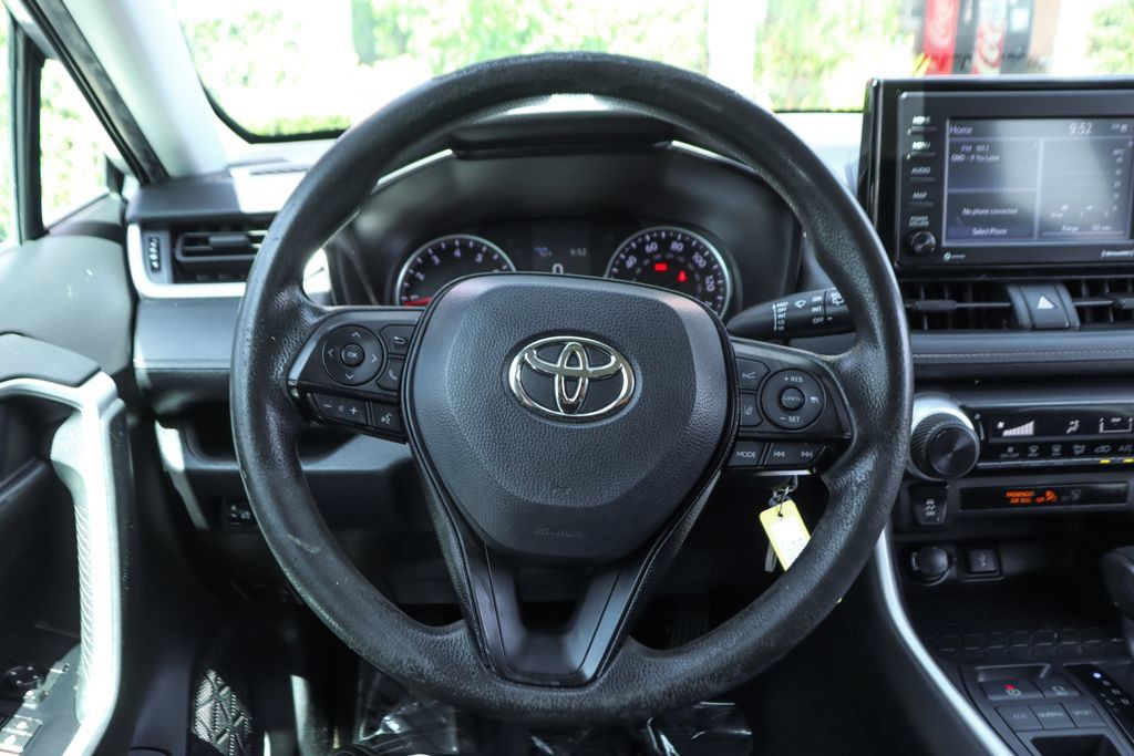 Used 2021 Toyota RAV4 LE FWD image 19