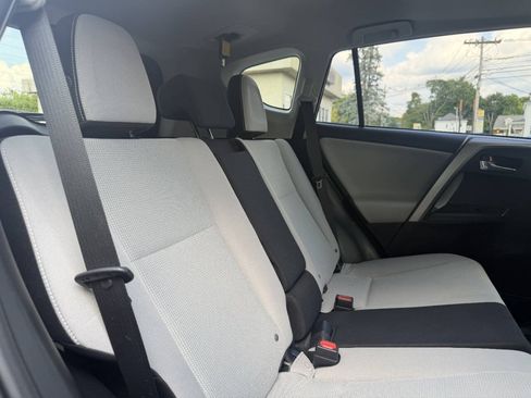 Used 2018 Toyota RAV4 XLE AWD/4WD image 26