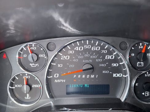 Used 2018 Chevrolet Express 2500 image 10