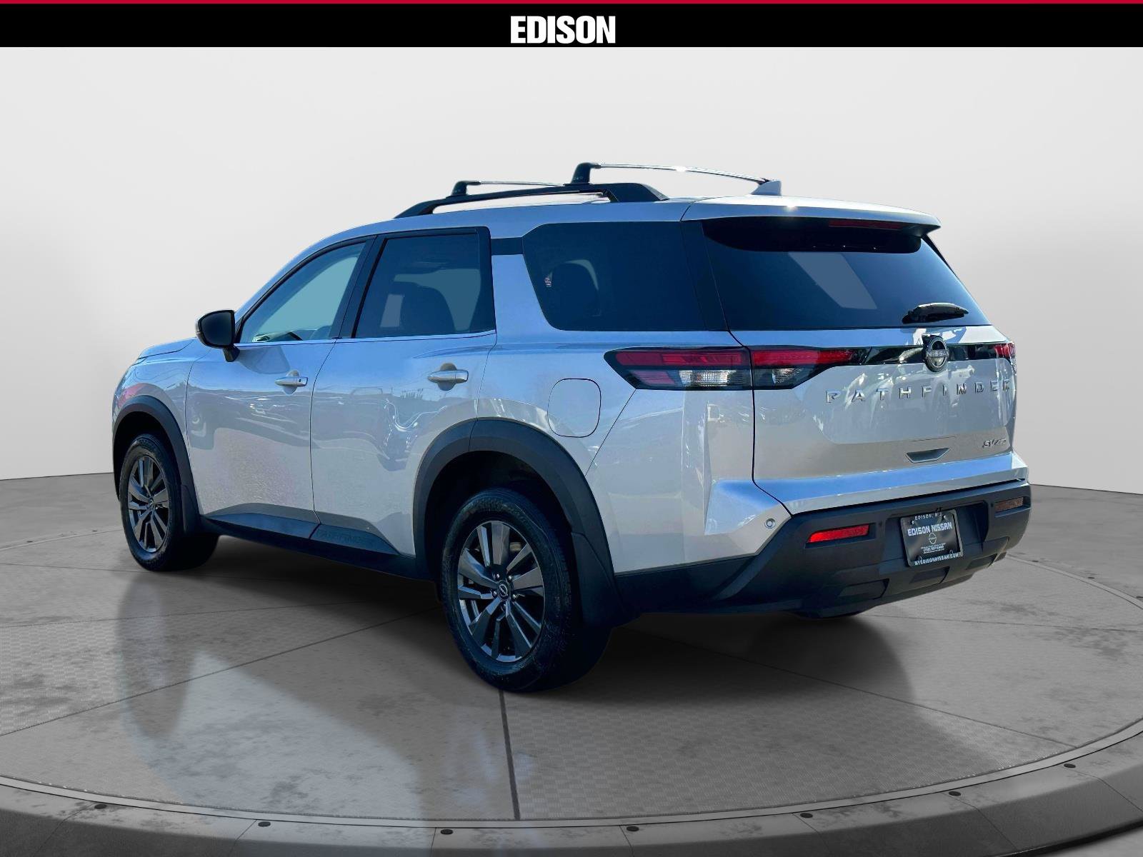 Used 2024 Nissan Pathfinder SV w/ Cargo Package AWD/4WD image 5