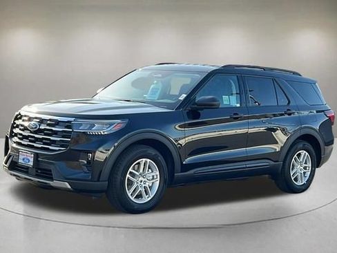 New 2026 Ford Explorer Active w/ Active Comfort Package RWD image 2