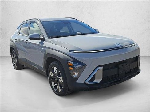 Certified 2025 Hyundai Kona SEL image 3