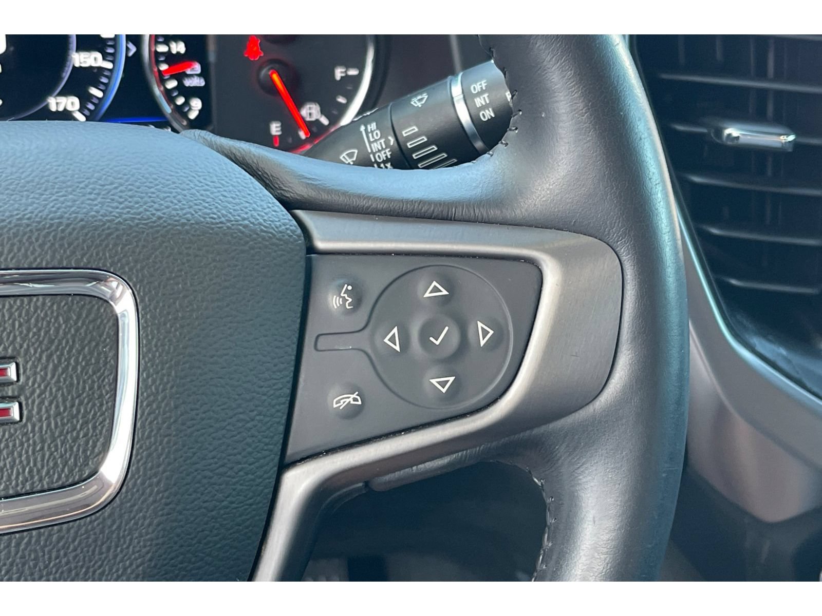 Used 2021 GMC Acadia AT4 w/ Technology Package AWD/4WD image 39