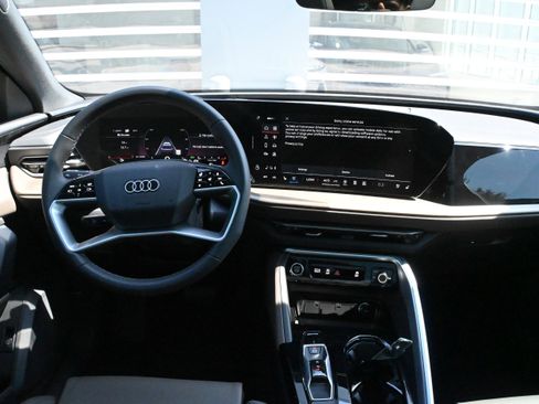 Used 2025 Audi Q5 Premium Plus image 18