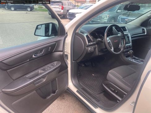 Used 2014 GMC Acadia SLE FWD image 17