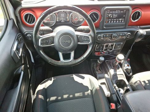 Used 2020 Jeep Gladiator Rubicon w/ Cold Weather Group image 11