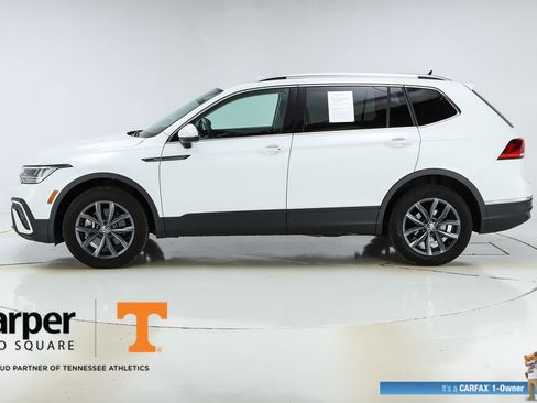 Used 2022 Volkswagen Tiguan SE FWD image 2