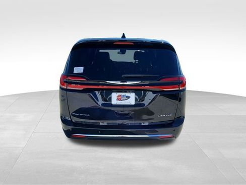 New 2026 Chrysler Pacifica Limited w/ Uconnect Theater Family Group FWD image 4