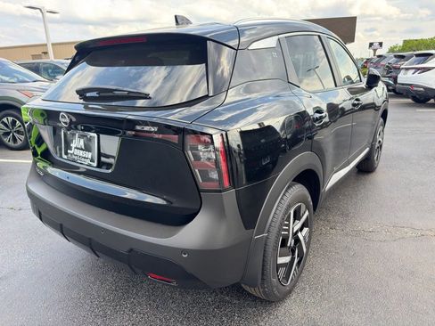 New 2026 Nissan Kicks SV w/ SV Premium Package FWD image 5