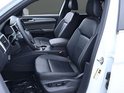 Certified 2022 Volkswagen Atlas Cross Sport SE AWD/4WD image 14