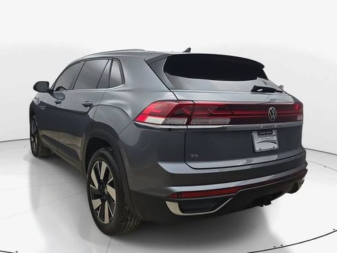 Used 2024 Volkswagen Atlas Cross Sport SE FWD image 8