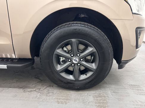 Used 2020 Ford Expedition XLT w/ FX4 Off-Road Package image 64