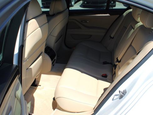 Used 2013 BMW 550i Sedan image 18