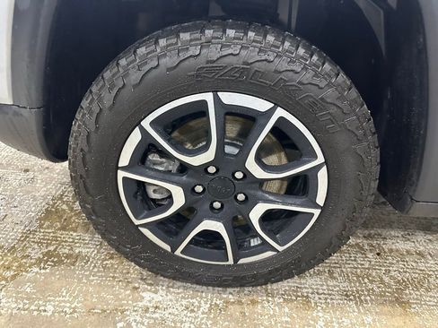 Used 2024 Jeep Compass Trailhawk image 23