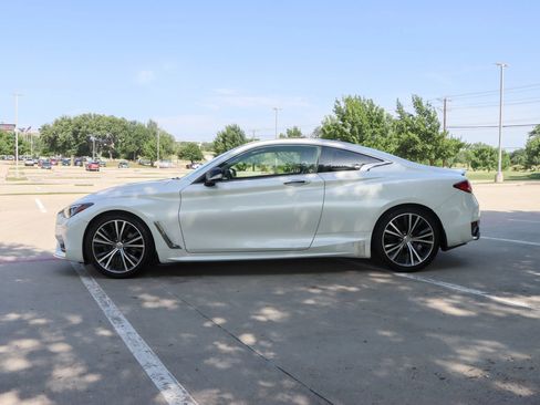 Used 2017 INFINITI Q60 3.0t w/ Premium Plus Package 3.0T RWD image 4