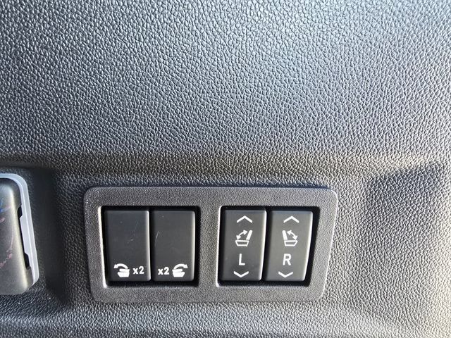Used 2024 GMC Yukon Denali Ultimate AWD/4WD image 20