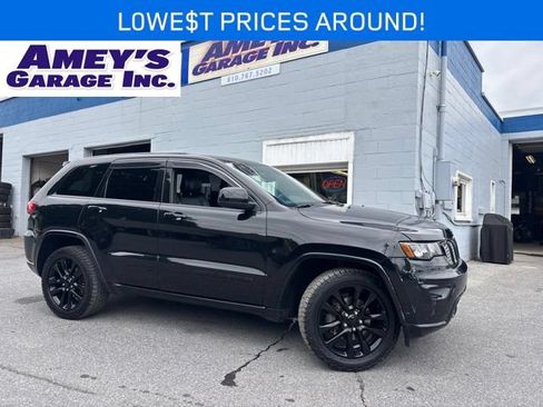 Used 2017 Jeep Grand Cherokee Altitude AWD/4WD image 1