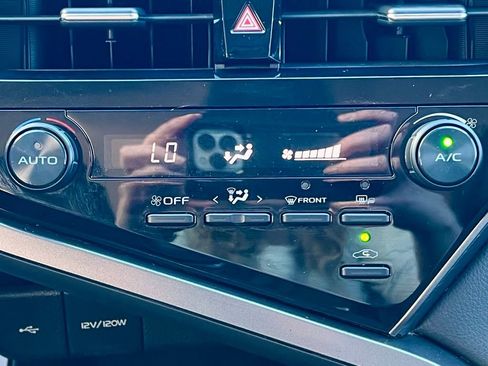 Used 2022 Toyota Camry XSE image 30