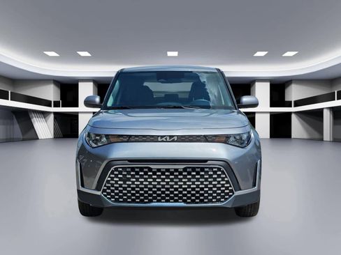 Used 2025 Kia Soul LX FWD image 8
