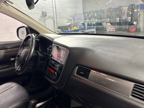Used 2019 Mitsubishi Outlander SEL AWD/4WD image 31
