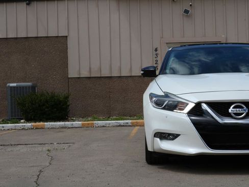 Used 2017 Nissan Maxima Platinum FWD image 3