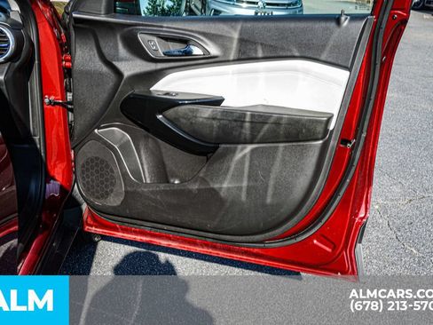 Used 2025 Chevrolet Trax LT FWD image 49
