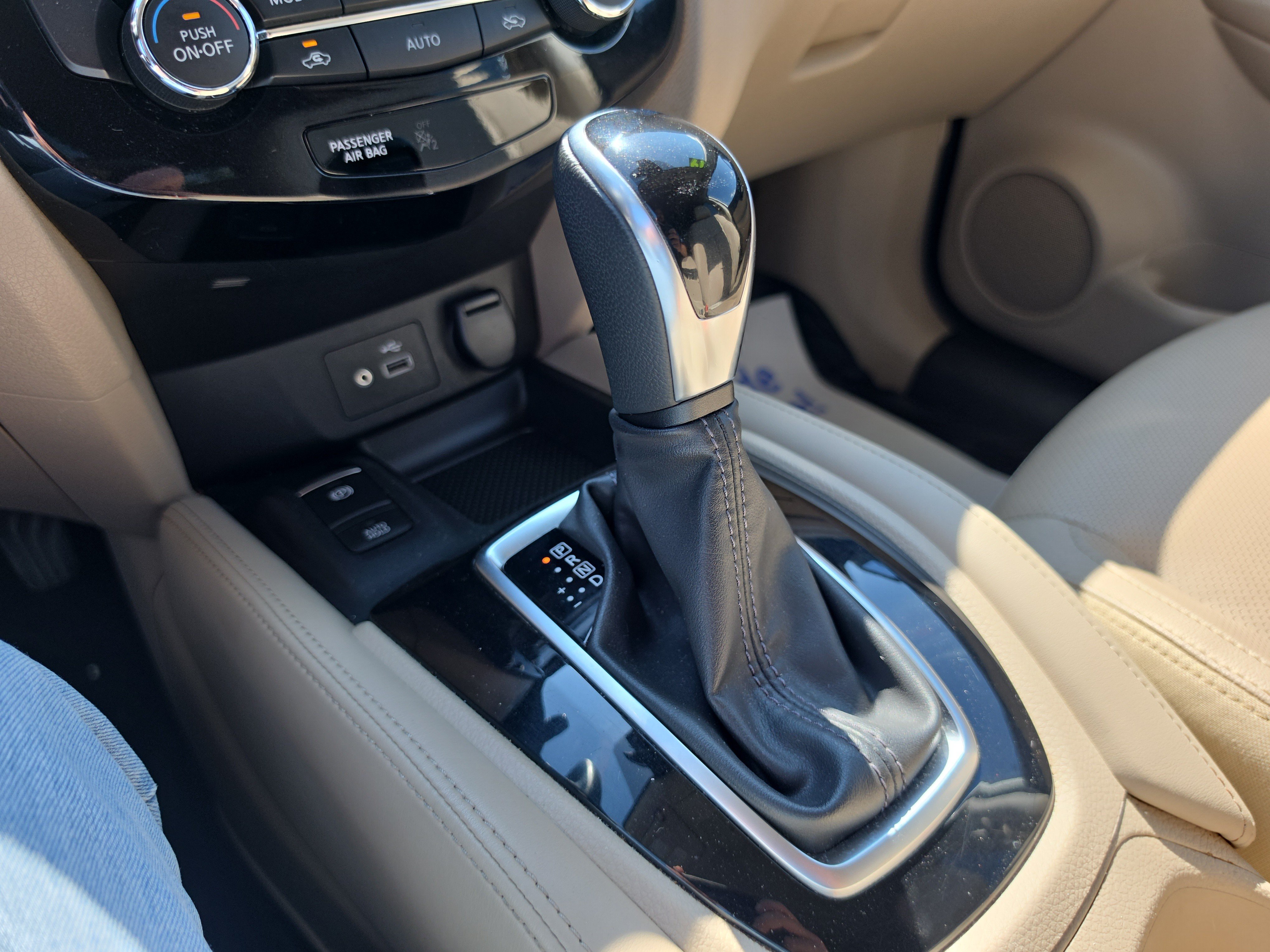 Used 2019 Nissan Rogue SL AWD/4WD image 26