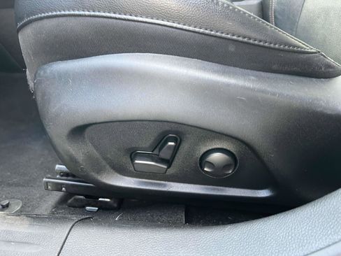 Used 2022 Jeep Compass Limited w/ (RED) Package image 22