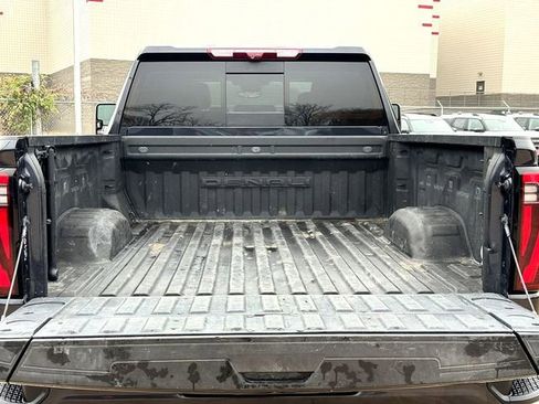 Used 2024 GMC Sierra 2500 Denali Ultimate image 7