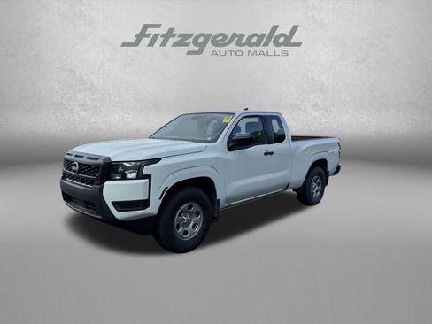 Used 2025 Nissan Frontier S RWD image 3