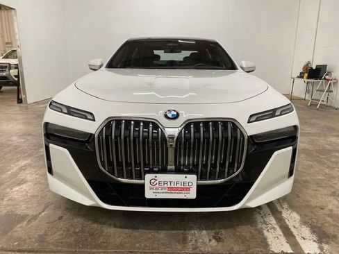 Used 2026 BMW 740i RWD image 8